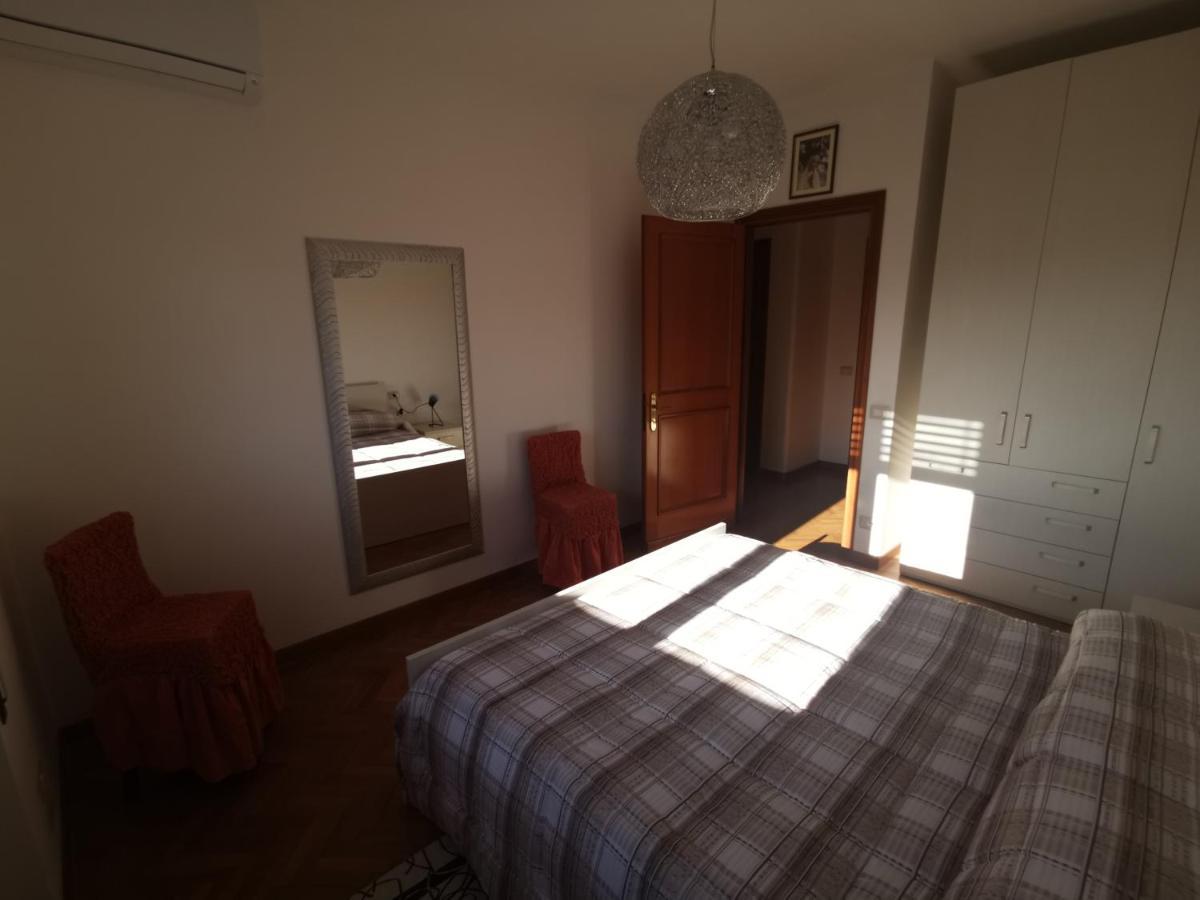 Casa Vacanze Vanda Asís Exterior foto
